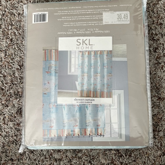 Shower curtain - Picture 1 of 3